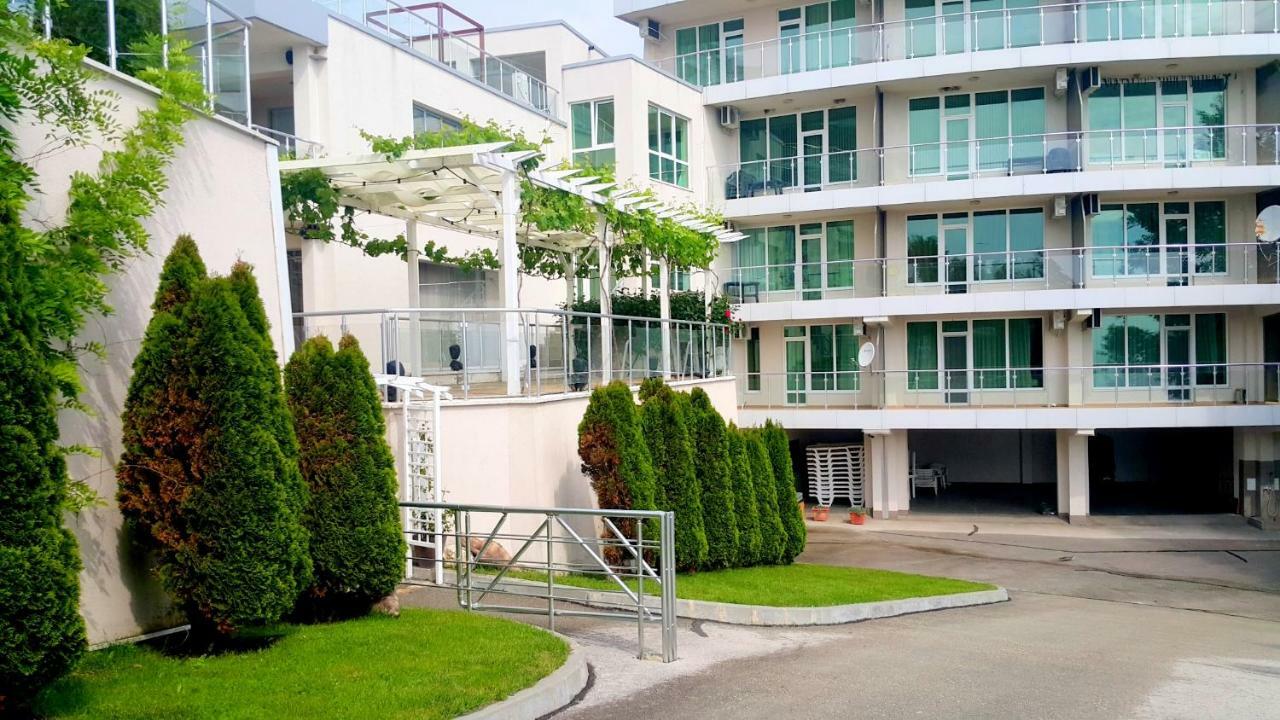 Silver Beach Delux Apartments เบียลา ภายนอก รูปภาพ